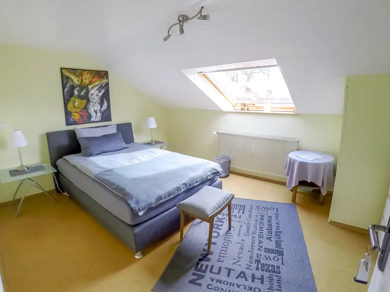Gästezimmer mit Doppelbett